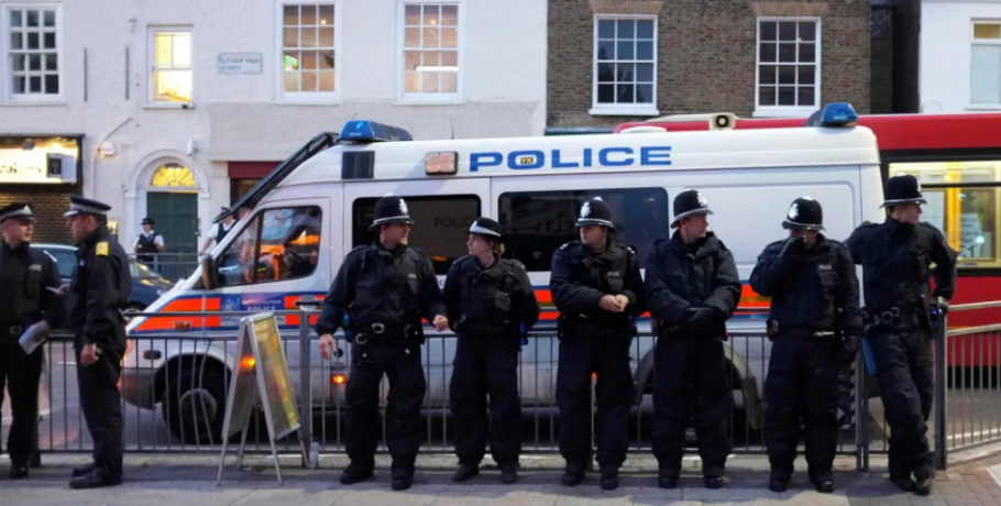 «Η Βρετανία ίσως βρίσκεται ήδη σε πόλεμο με τη Ρωσία»