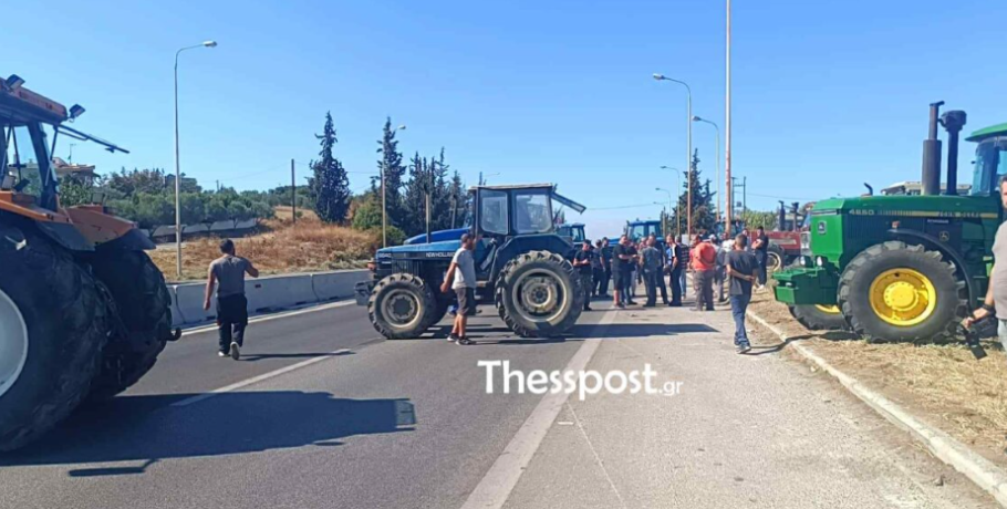 Θεσσαλονίκη: Στη Μουδανιών οι αγρότες – Κλειστό το ρεύμα προς Θεσσαλονίκη (ΦΩΤΟ+VIDEO)