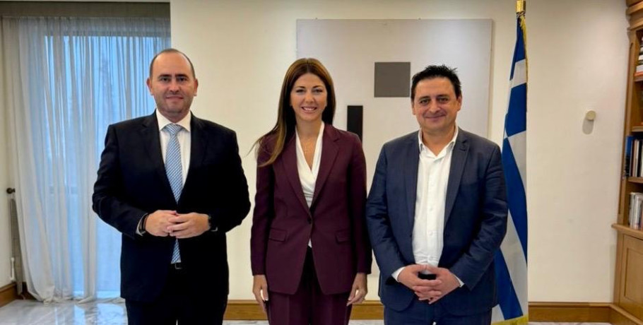 Συνάντηση Λάκη Βασιλειάδη με Υπουργό Παιδείας: «Θετική η υπουργός για την δημιουργία καλλιτεχνικού σχολείου στην Έδεσσα