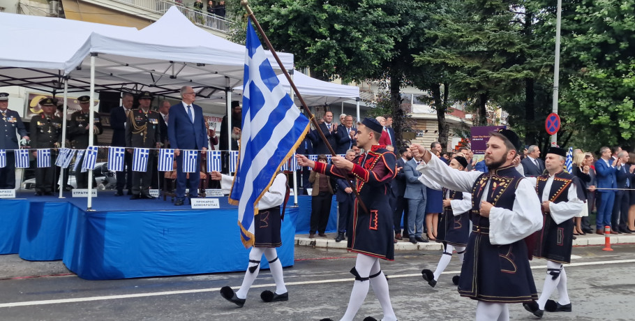 Οι πολιτιστικοί σύλλογοι της Έδεσσας τίμησαν με υπερηφάνεια την ιστορία και την παράδοση της πόλης