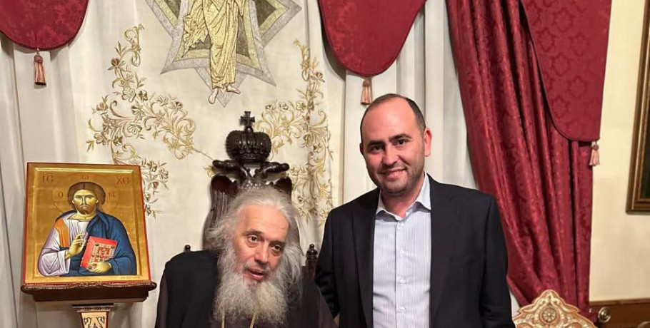 Ο Λάκης Βασιλειάδης εύχεται στον Μητροπολίτη Εδέσσης, Πέλλης και Αλμωπίας κ.κ. Ιωήλ: «Πολλά και ευλογημένα έτη, Δέσποτα!»