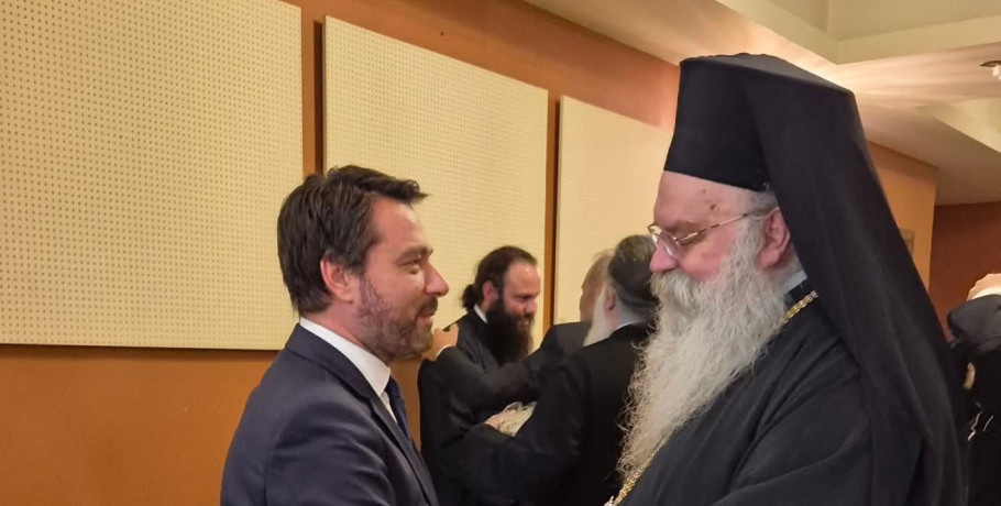 Με συγκίνηση ο Τάσος Μπαρτζώκας στη χειροτονία του νέου Επισκόπου Δομενίκου κ. Αθηναγόρα Μπίρδα