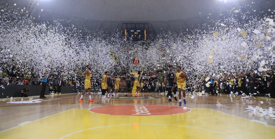 Ο καταιγιστικός Άρης έβαλε το κερασάκι στην τούρτα του πάρτι στο κατάμεστο Παλέ