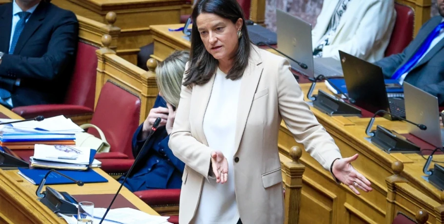 Ψηφίζεται σήμερα το νέο εργασιακό νομοσχέδιο - Το 13ωρο και όλα όσα αλλάζουν για εργαζόμενους και επιχειρήσεις