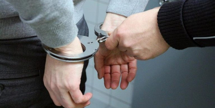 Ιωάννινα: Συνελήφθη για διάθεση αλκοόλ σε ανηλίκους