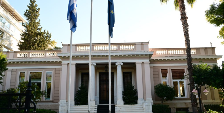 Μέγαρο Μαξίμου: Το δίπολο από τα παλιά γεννά φόβους και επιθυμίες