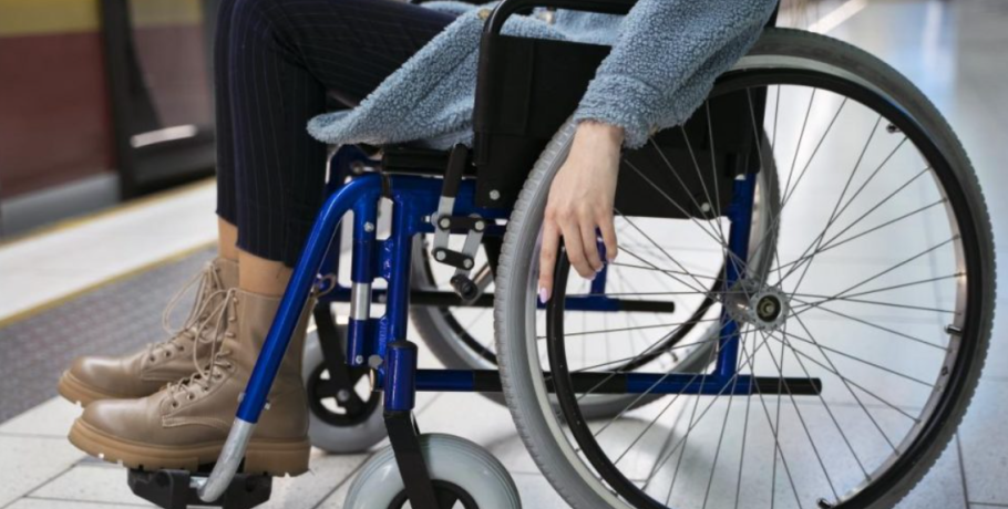 Μητέρα έγινε ντετέκτιβ για να σώσει από την κακοποίηση το ΑΜΕΑ παιδί της
