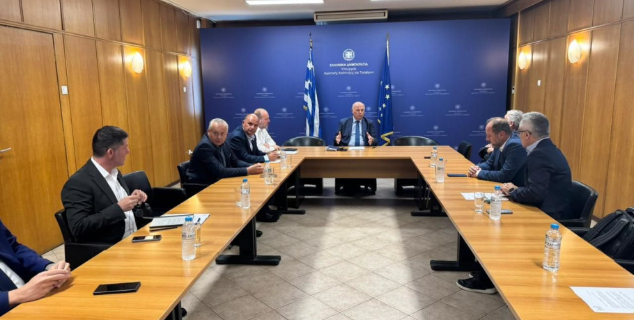 Συνάντηση ΥπΑΑΤ, Κώστα Τσιάρα με τη Διεπαγγελματική Οργάνωση Βάμβακος: Συντονισμένες δράσεις για τη στήριξη του βαμβακιού