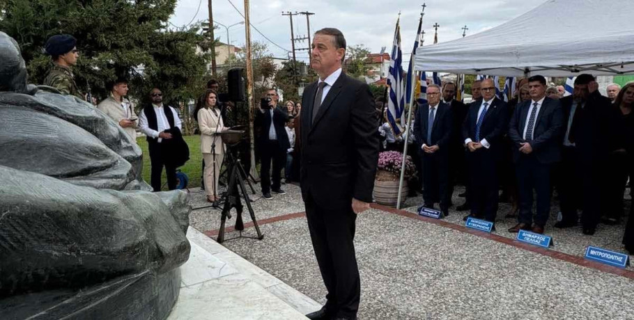 Ο Κώστας Σιωνίδης και οι μαθητές των Ευζώνων στα Γιαννιτσά