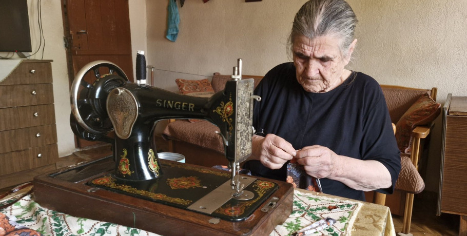 Η κυρία Φιλιώ από τον Αρχάγγελο Αλμωπίας – 91 χρονών και δεν σταματά να δουλεύει