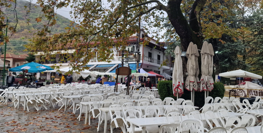 Όλα έτοιμα για τη Γιορτή Κάστανου στην Όρμα – Παρά τη βροχή, ο καιρός βοηθά και η γιορτή ξεκινά το μεσημέρι