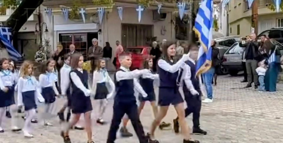Μετά από χρόνια, μαθητική παρέλαση στο Μεσημέρι Έδεσσας – Συγκίνηση και υπερηφάνεια με την ομιλία του Προέδρου Γιάννη Γιώρα