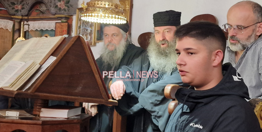 Ένα νέο αστέρι στο Αναλόγιο – Ο 12χρονος ψάλτης Πέτρος Μπατσίλης