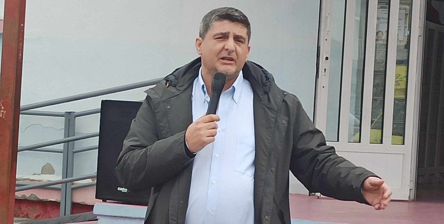 Και πως γίνεται ο Δήμαρχος να έχει και το «πέταλο» και το «συν Αθηνά»;