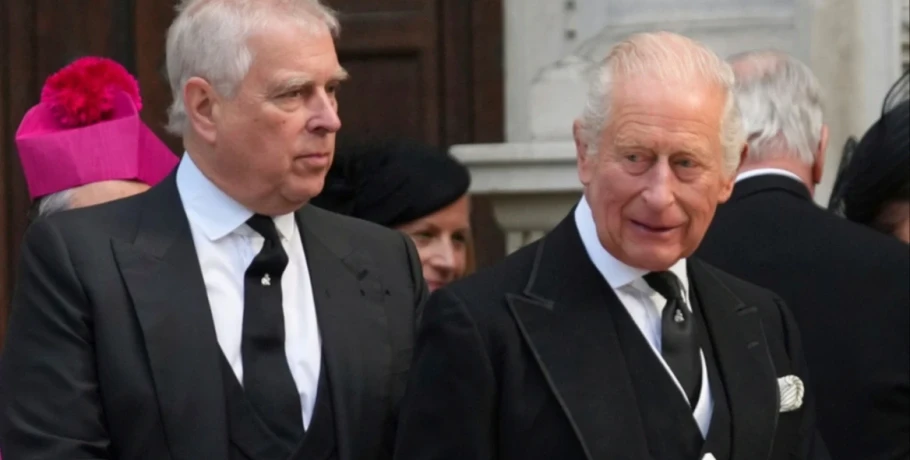 Βρετανία: Γιατί ο βασιλιάς Κάρολος «ξήλωσε» τον τίτλο του πρίγκιπα από τον Άντριου και τον απομάκρυνε από τη βασιλική κατοικία