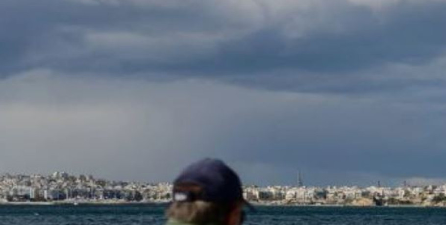 Τι καιρό θα κάνει τη Δευτέρα – Πού θα σημειωθούν βροχές και σποραδικές καταιγίδες