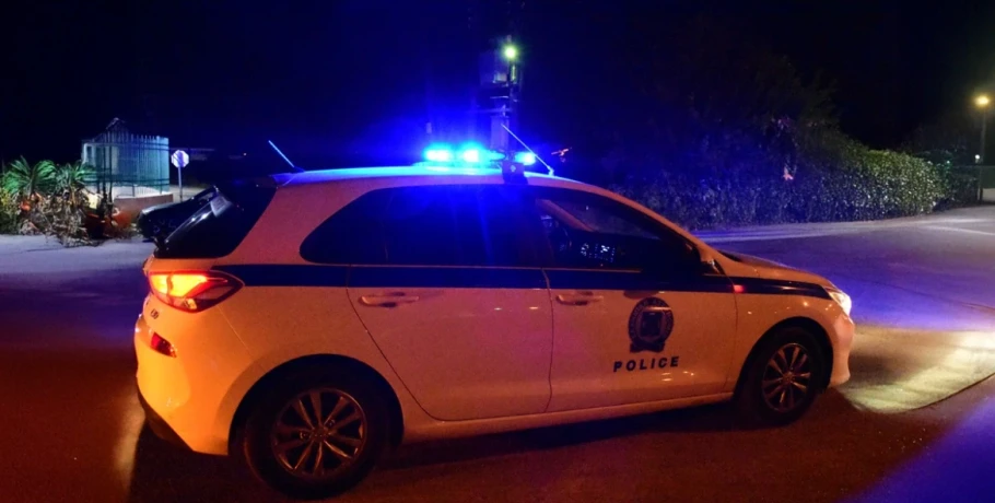 Άγριος ξυλοδαρμός 30χρονου μέσα στο κομμωτήριό του στον Ωρωπό - Πέντε άτομα τον χτυπήσαν με σφυριά