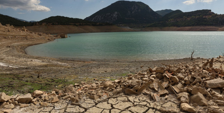 Σήμερα θα ανακοινωθούν τα μέτρα για τη λειψυδρία -Εκτροπή νερού στο φράγμα Κρεμαστών, παρεμβάσεις 2,5 δισ. ευρώ