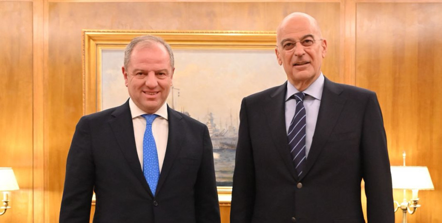 Συνάντηση Διονύση Σταμενίτη με τον Υπουργό Άμυνας Νίκο Δένδια για την κατασκευή στρατιωτικής γέφυρας στο Αρσένι Σκύδρας