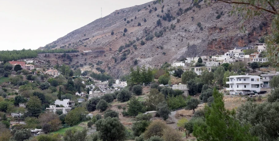 Αιματηρή βεντέτα στα Βορίζια: Έρευνες σε βουνά, «ψίθυροι» για… άρωμα γυναίκας και φόβοι για νέο αιματοκύλισμα