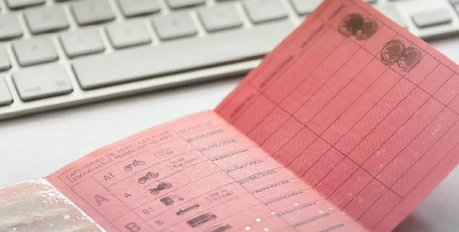 Tέλος στο χάρτινο δίπλωμα: Πώς γίνεται άμεσα η αντικατάσταση