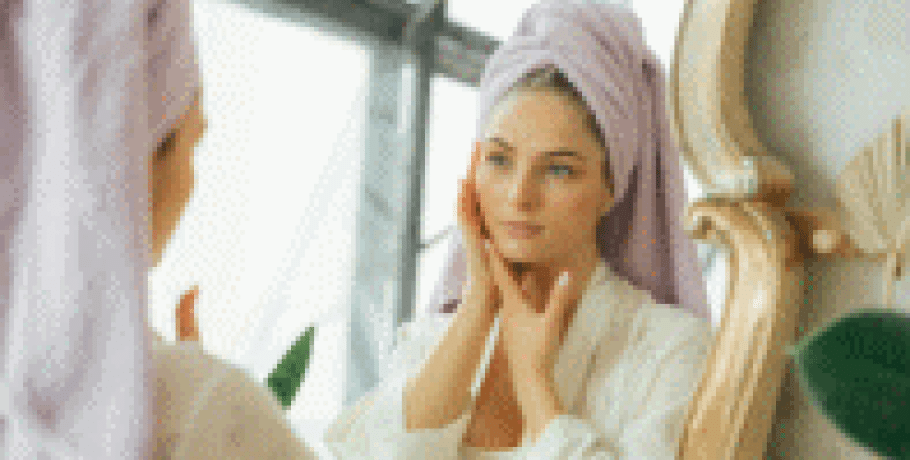 3 συχνά λάθη που «κλέβουν» τη λάμψη από την επιδερμίδα σου