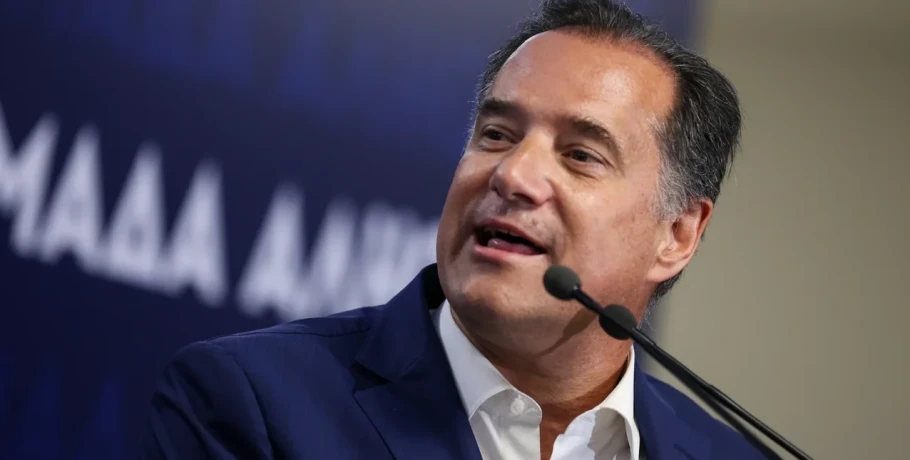 Γεωργιάδης σε Κωνσταντοπούλου: Δεν βρίσκετε και εσείς λίγη από την «γενναιότητα» του Καραναστάση, να ηρεμήσει το Κοινοβούλιο;