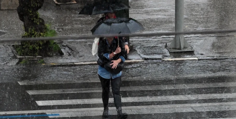 Μαρουσάκης – καιρός: Έρχεται οργανωμένη κακοκαιρία με βροχές και πτώση της θερμοκρασίας – Πότε θα κορυφωθεί το φαινόμενο