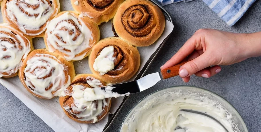 Cinnamon rolls με μόλις 95 θερμίδες το ένα – Νόστιμα, αφράτα και έτοιμα σε λίγα λεπτά