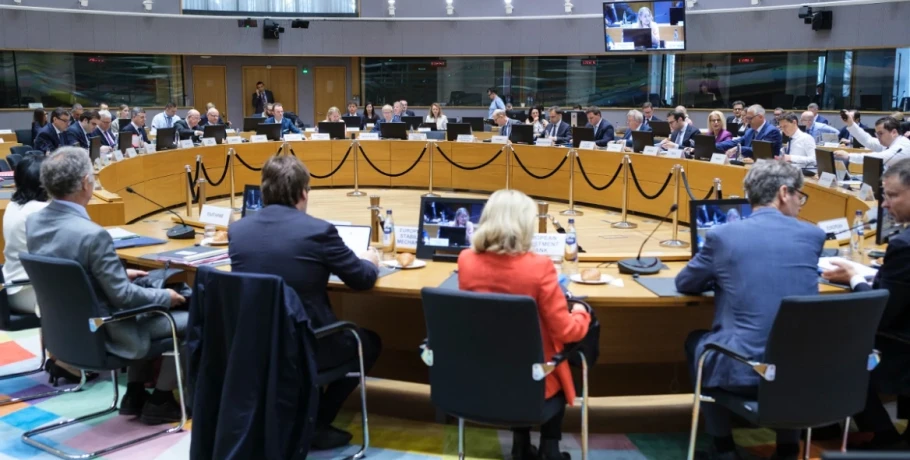 Νέους ενεργειακούς φόρους ζητά η Κομισιόν: «Όχι» από Πιερρακάκη - Τα 4 επιχειρήματα στο Ecofin για την Ελλάδα