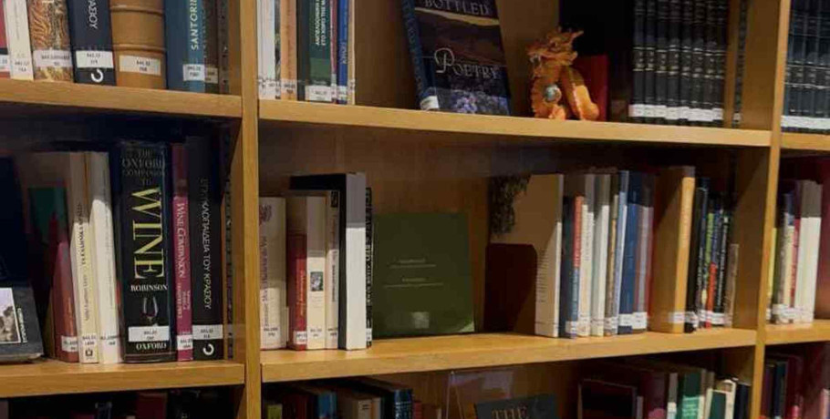 Η ΒΙΒΟΝ – Η πρώτη Βιβλιοθήκη Οίνου της Ελλάδας άνοιξε τις πόρτες της στη Νάουσα