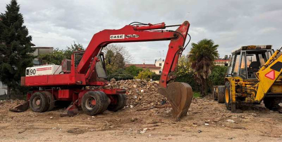 Κατεδάφιση επικίνδυνης και εγκαταλειμμένης οικίας στα Γιαννιτσά