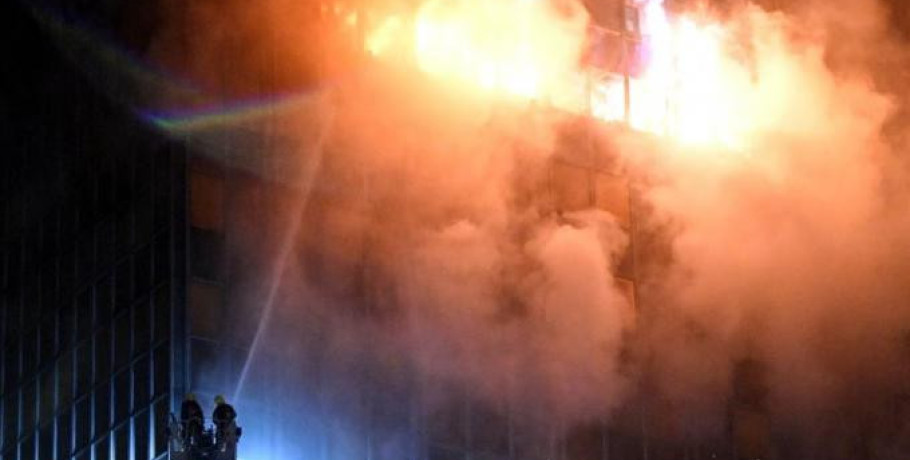 Κροατία: Κολοσσιαία φωτιά ισοπέδωσε ιστορικό ουρανοξύστη στο Ζάγκρεμπ