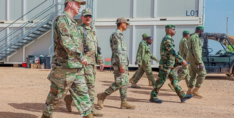 Άνθρωποι ασθένησαν σε αμερικανική στρατιωτική βάση μετά το άνοιγμα πακέτου που περιείχε λευκή σκόνη