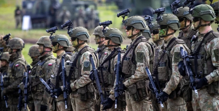 Η Πολωνία σε προπολεμική φάση: Η Ρωσία προετοιμάζεται για σύγκρουση και εντείνει δολιοφθορές και κυβερνοεπιθέσεις