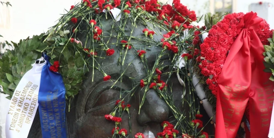 Άνοιξαν οι πύλες του Πολυτεχνείου – Κορυφώνονται οι εκδηλώσεις για την 52η επέτειο της 17ης Νοέμβρη