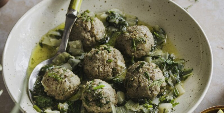 Η συνταγή της ημέρας -Κεφτεδάκια χοιρινά πρασοσέλινο