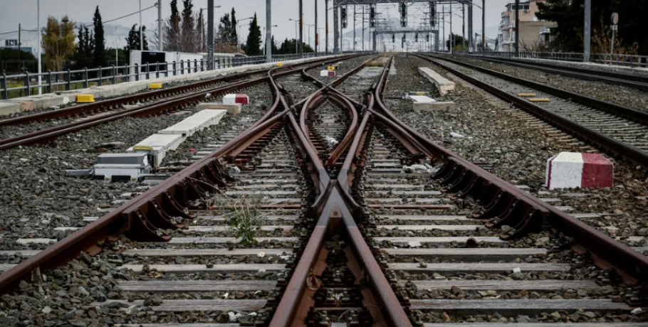 Καβγάς σε δημόσια θέα: Η Hellenic Train αδειάζει ΟΣΕ για το περιστατικό στη Σίνδο