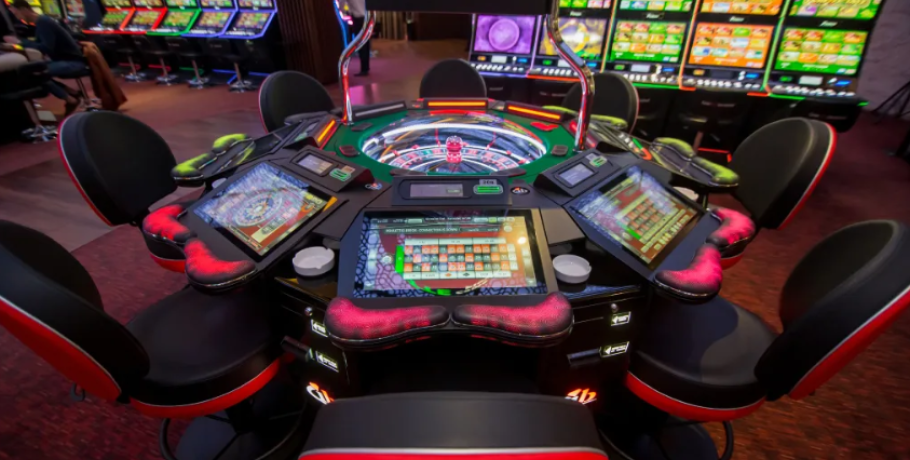 Αποκαλυπτικοί διάλογοι του κυκλώματος με τις δήθεν επενδύσεις σε καζίνο