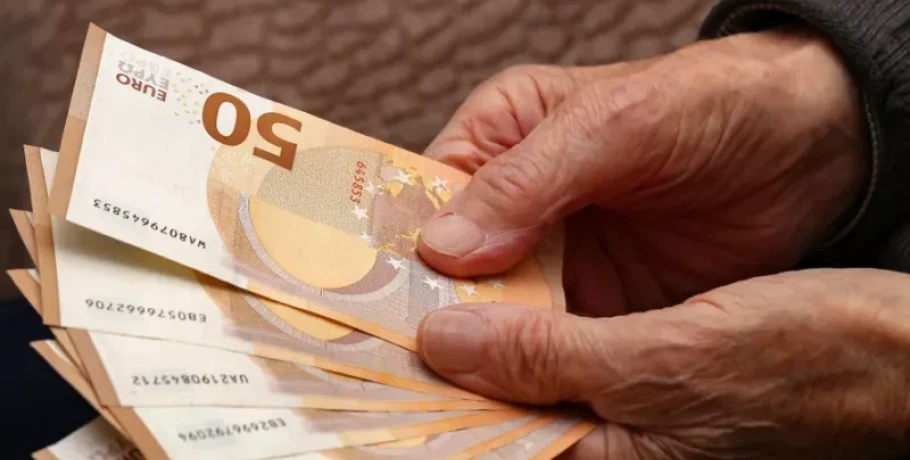 «Ανοίγει» ο δρόμος για πρόωρη συνταξιοδότηση με τη «δεκαετία του ΟΓΑ»