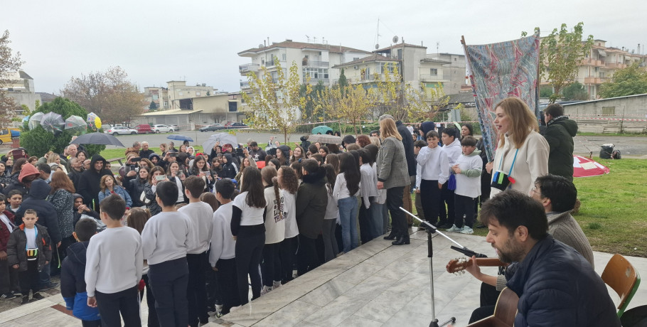 Τσαρκνιάς: Μια ομπρέλα για όλους! - Τα παιδιά ζωγράφισαν τη συμπερίληψη