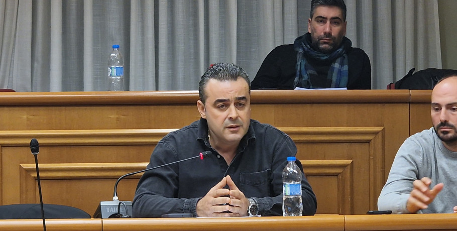 Τάσος Θεοδωρίδης: Πυρα προς την αντιπολίτευση και τον Μπάτση