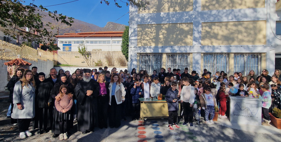 Λαμπρός Αγιασμός στο νέο Παρεκκλήσι του Αγίου Κοσμά του Αιτωλού στο Γυμνάσιο Προμάχων