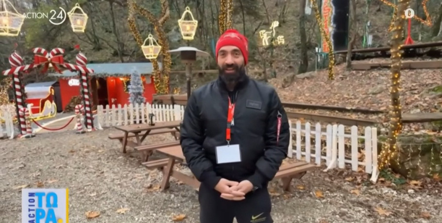 O Σάκης Καρπάς μας ξεναγεί στην Παραμυθοχώρα