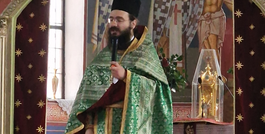 Ο Αρχιμανδρίτης π. Νίκανδρος τέλεσε τη Θεία Λειτουργία στον Ιερό Ναό Αγίου Αντωνίου Αριδαίας και μίλησε για τον Ευαγγελιστή Λουκά, τις ιάσεις του Χριστού και την υποκρισία