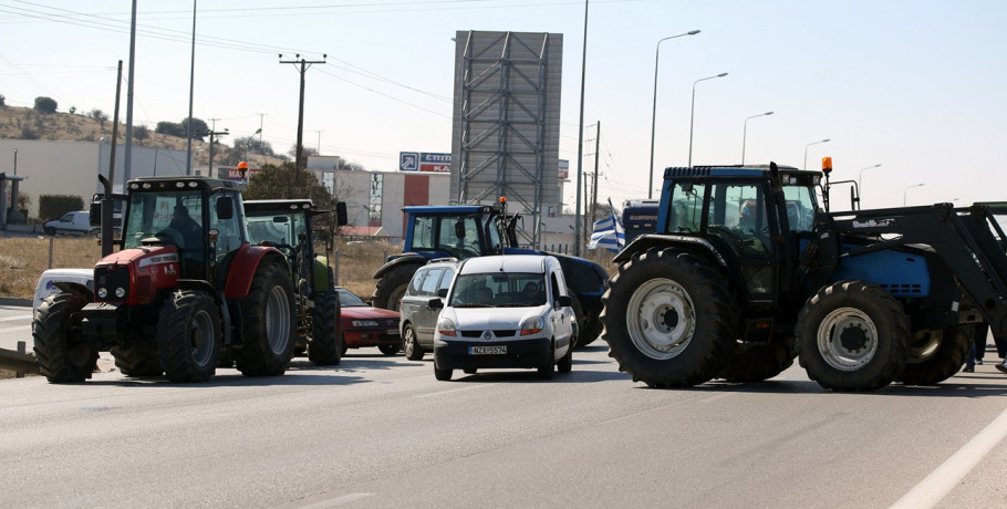 Θεσσαλονίκη: Αγρότες και κτηνοτρόφοι κλείνουν σήμερα και τα δύο ρεύματα στο Δερβένι