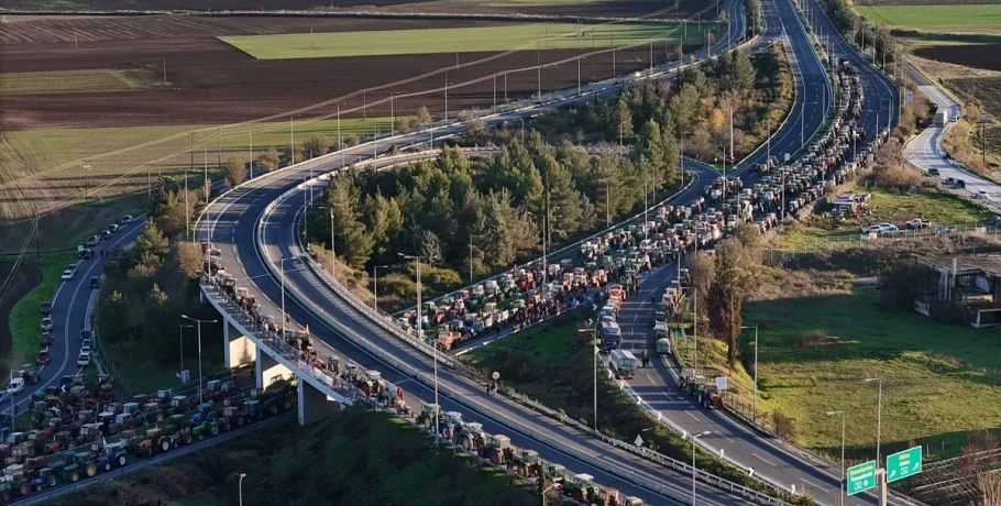 ΚΤΕΛ Θεσσαλονίκης: Κανονικά τα δρομολόγια Θεσσαλονίκη-Αθήνα και αντίστροφα – Καθυστερήσεις λόγω των αγροτών σε παρακαμπτήριες οδούς