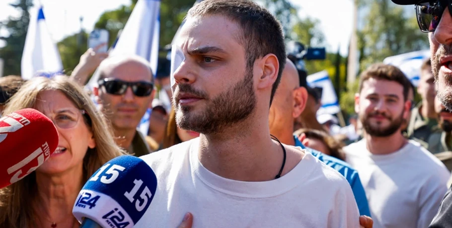 «Με έβαλαν στην κόλαση σε ένα δευτερόλεπτο, έτρωγα σαν σκύλος» - Ισραηλινός όμηρος της Χαμάς περιγράφει τη φρίκη που έζησε για δύο χρόνια