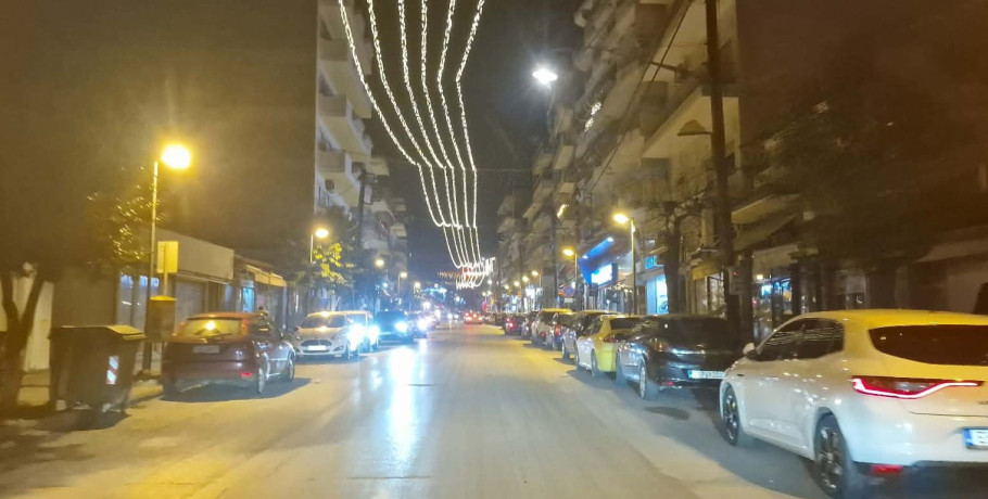 Εορταστικό πρόγραμμα καταστημάτων Γιαννιτσών