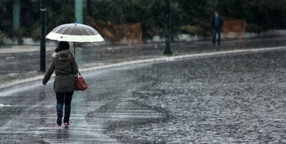 Νέο κύμα κακοκαιρίας: Βροχές, καταιγίδες και χιόνια σε όλη τη χώρα από το απόγευμα ως και το Σάββατο